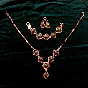 GREEN GEMSTONE JEWELRY SET